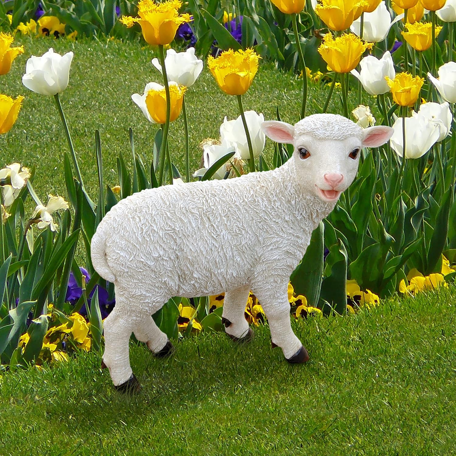Design Toscano Yorkshire Lamb Garden Statue: Standing Lamb 15 Inch