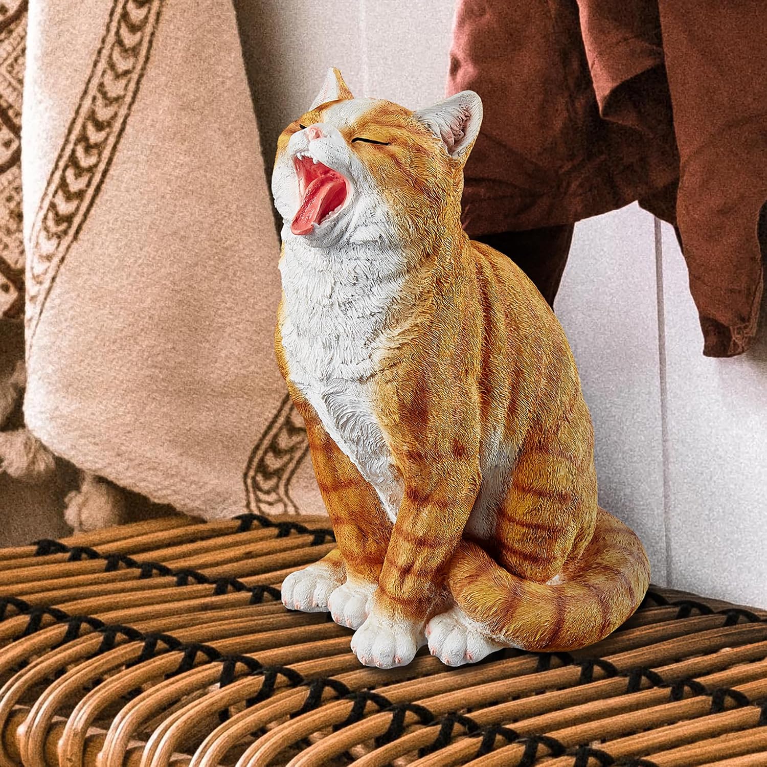 Design Toscano Lazy Daze Kitty Yawning Cat Statue