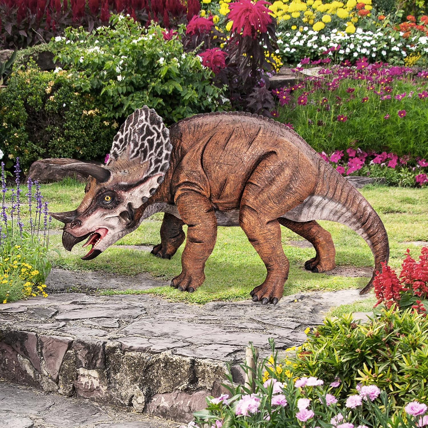 Design Toscano Triceratops Scaled Dinosaur Statue