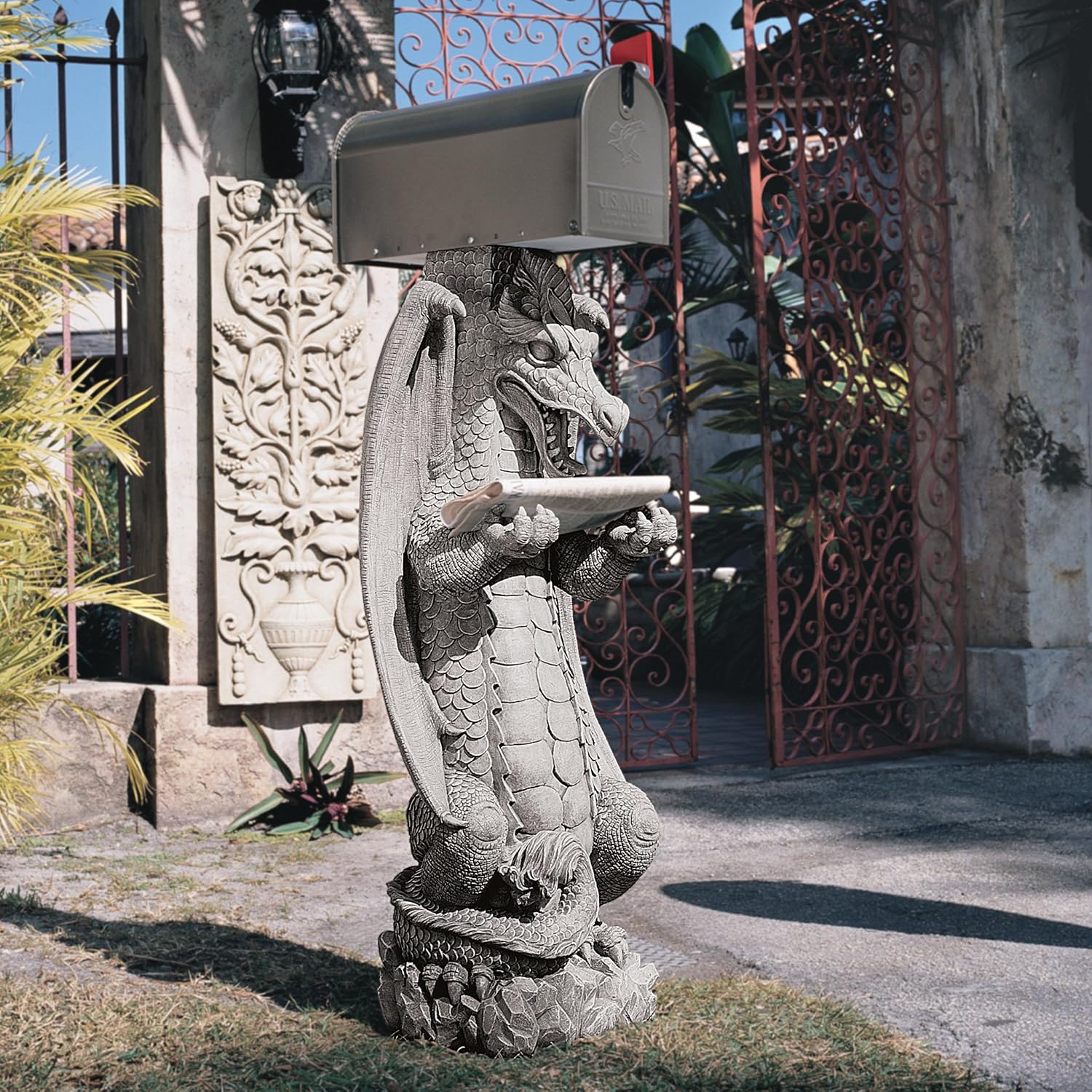 Design Toscano Zippy, the Dragon Sculptural Mail Post