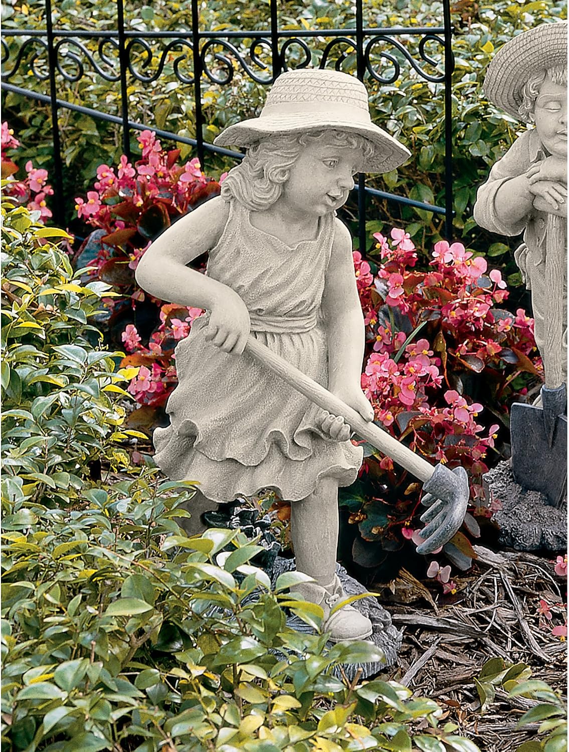 Design Toscano Rebecca, Young Gardener Sculpture